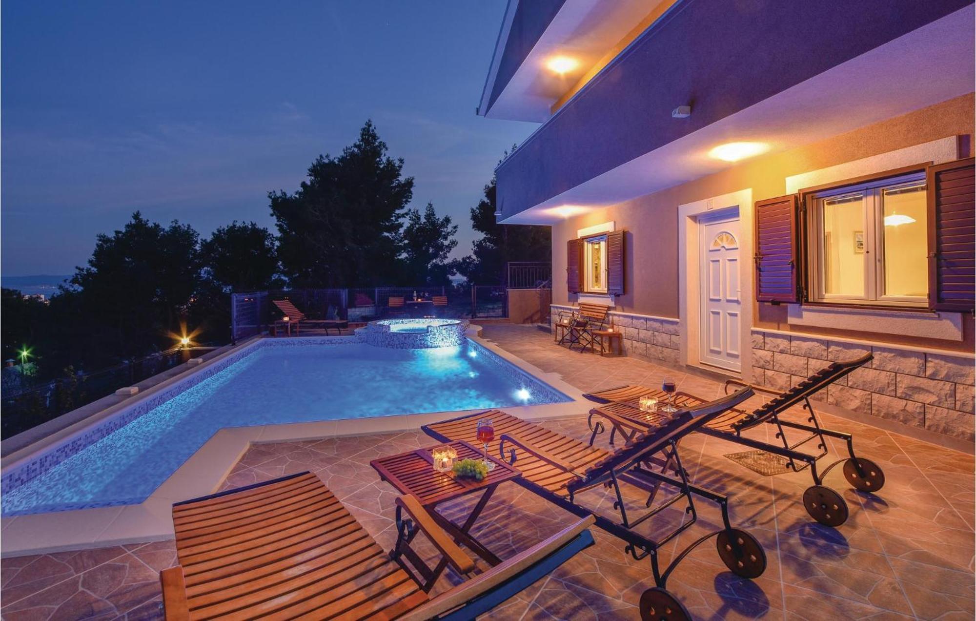 Lovely Home In Split With Jacuzzi Exterior photo