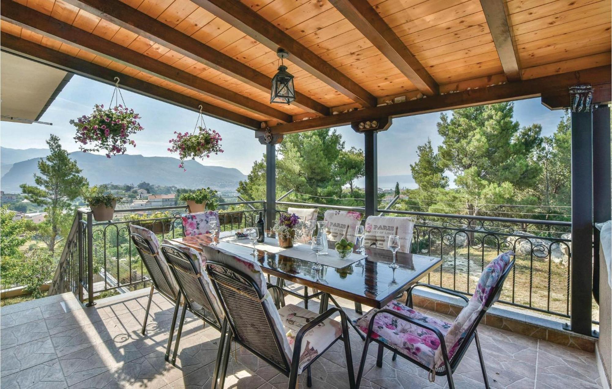 Lovely Home In Split With Jacuzzi Exterior photo